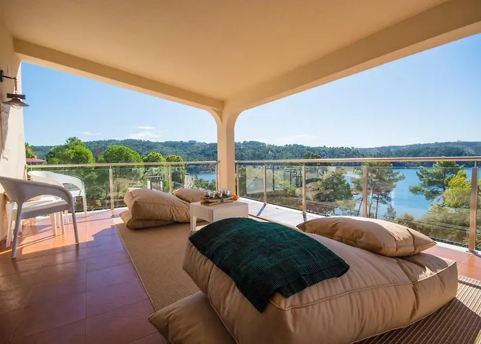 Nova Nautic & Nature Hostel Eira do Chão