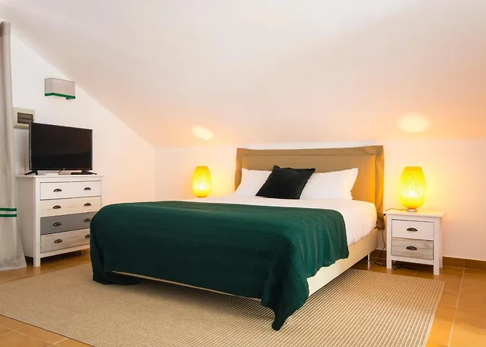 Nova Nautic & Nature Albergue Eira do Chão